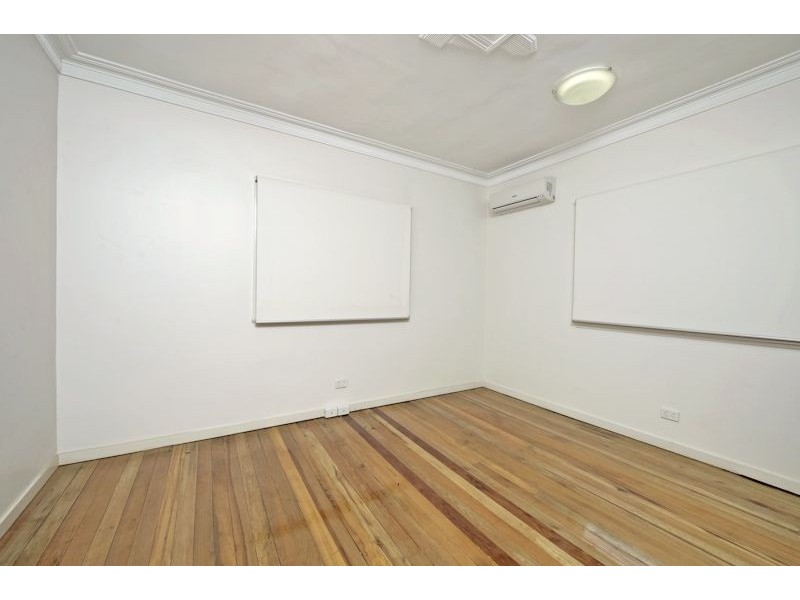 16 Leeds Street, Rocklea QLD 4106