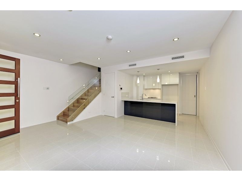 1-2/232 Riding Road, Balmoral QLD 4171