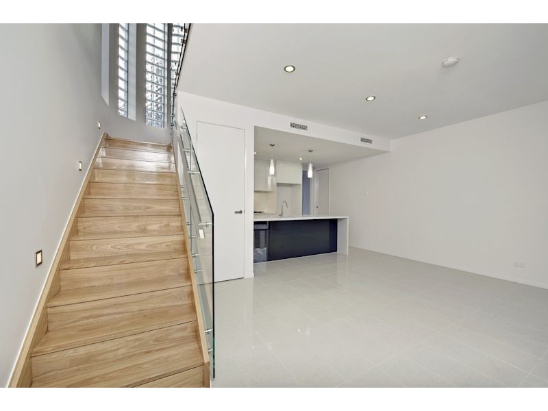 1-2/232 Riding Road, Balmoral QLD 4171