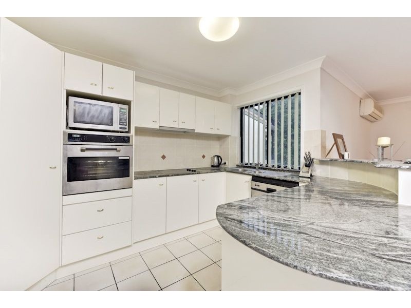 11/16 Norman Crescent, Norman Park QLD 4170