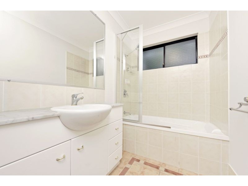 11/16 Norman Crescent, Norman Park QLD 4170