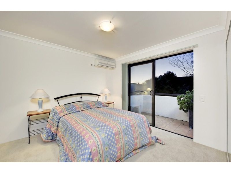 11/16 Norman Crescent, Norman Park QLD 4170