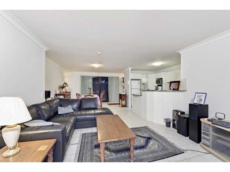 11/16 Norman Crescent, Norman Park QLD 4170