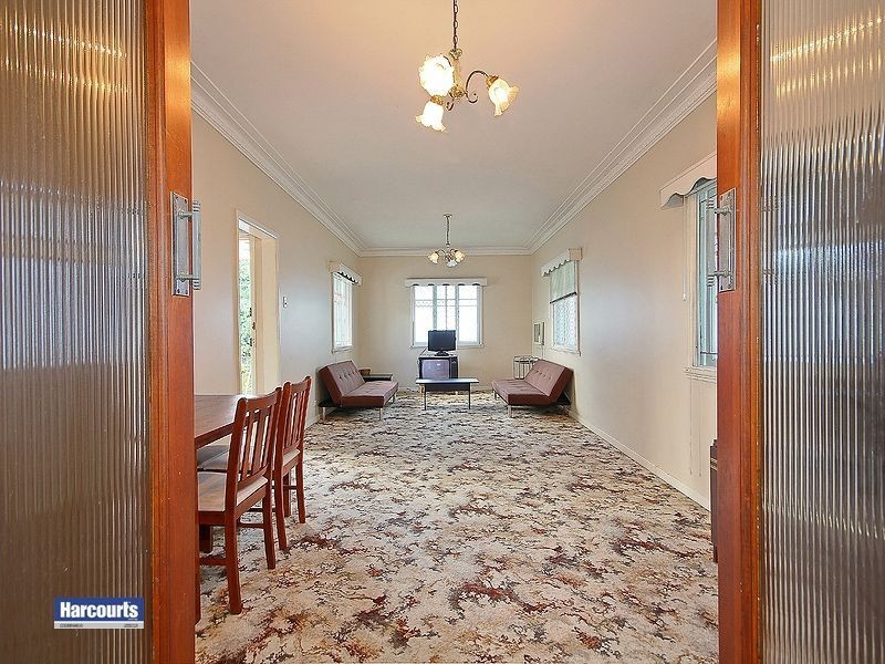 81 Woodhill Avenue, Coorparoo QLD 4151