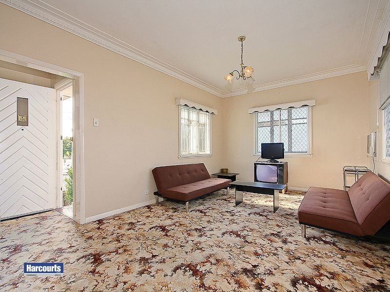 81 Woodhill Avenue, Coorparoo QLD 4151
