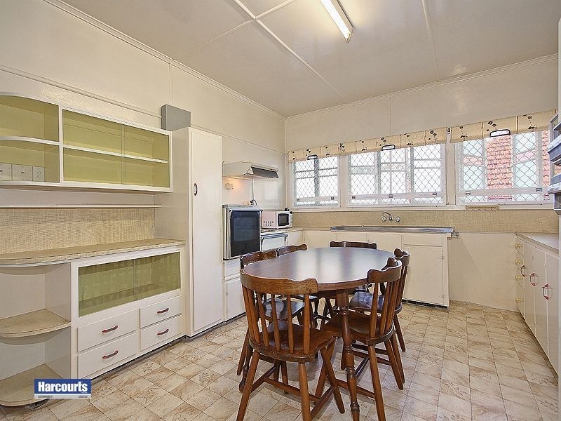 81 Woodhill Avenue, Coorparoo QLD 4151