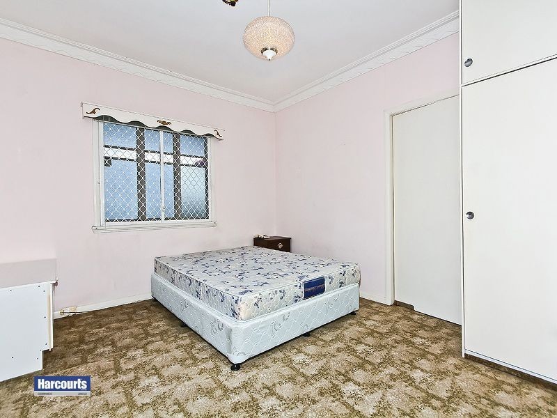 81 Woodhill Avenue, Coorparoo QLD 4151