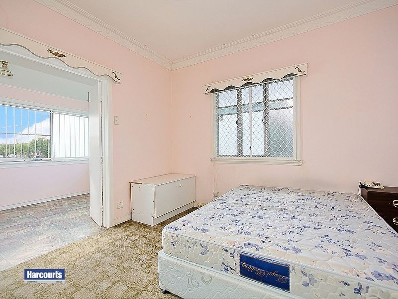 81 Woodhill Avenue, Coorparoo QLD 4151