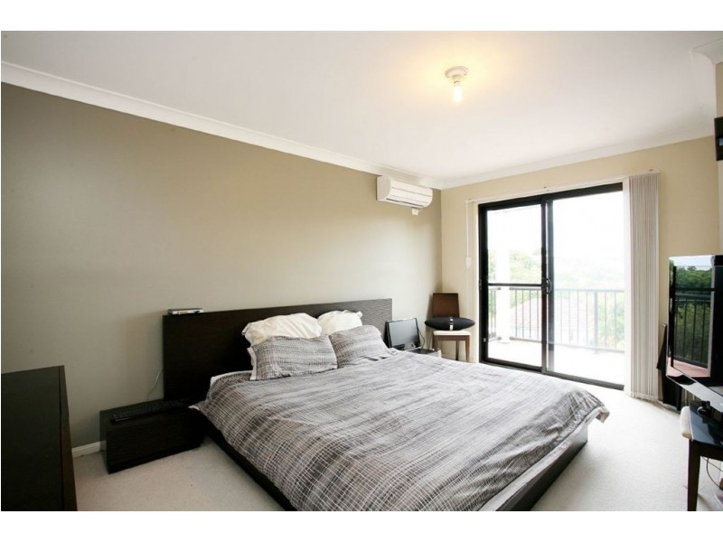 2/22 Pembroke Road, Coorparoo QLD 4151