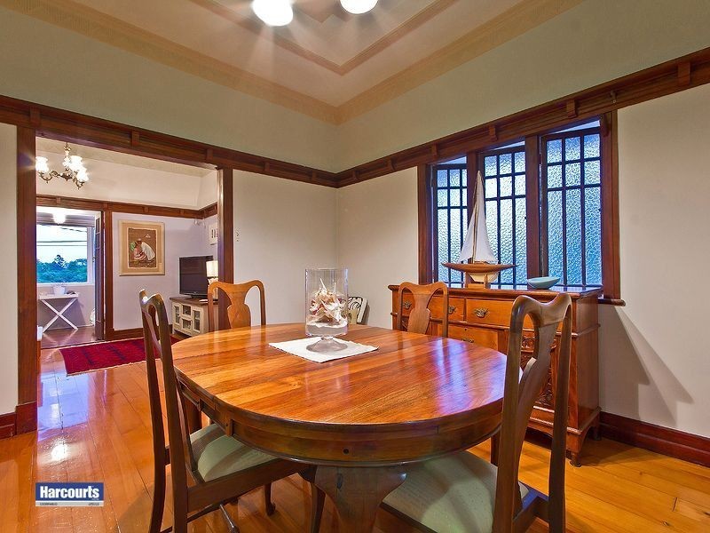 496 Cavendish Road, Coorparoo QLD 4151