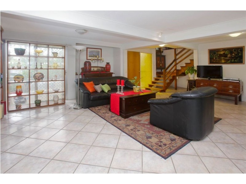 77 Dykes Street (Cnr Dalgety Street), Mount Gravatt East QLD 4122