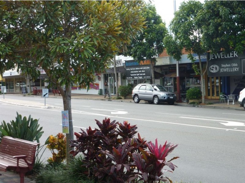 25 Doughty Avenue, Holland Park West QLD 4121