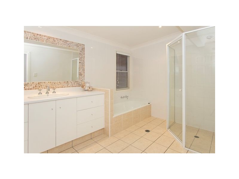 37 Dagmar Street, Holland Park West QLD 4121