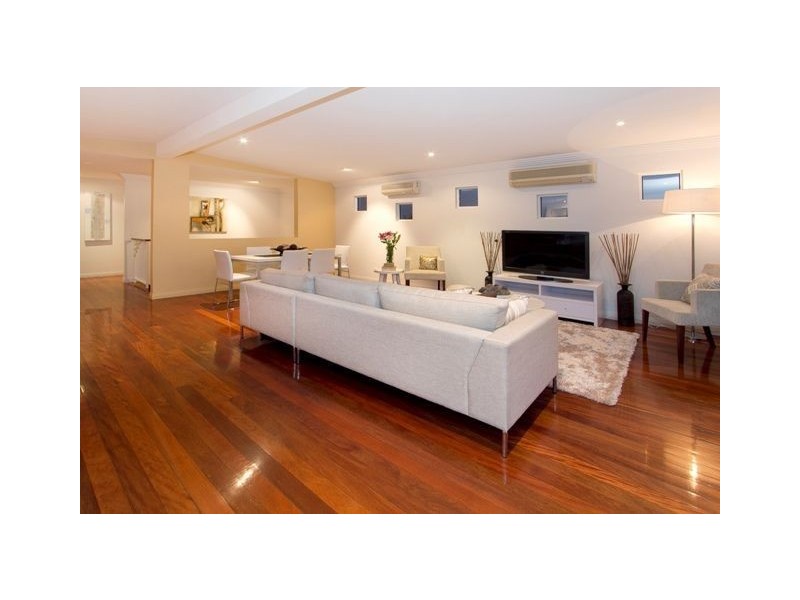 37 Dagmar Street, Holland Park West QLD 4121