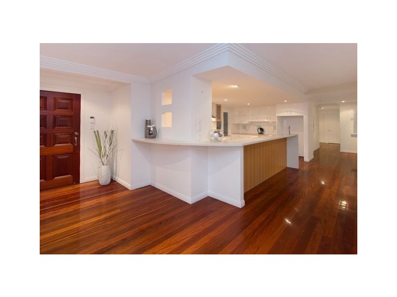 37 Dagmar Street, Holland Park West QLD 4121