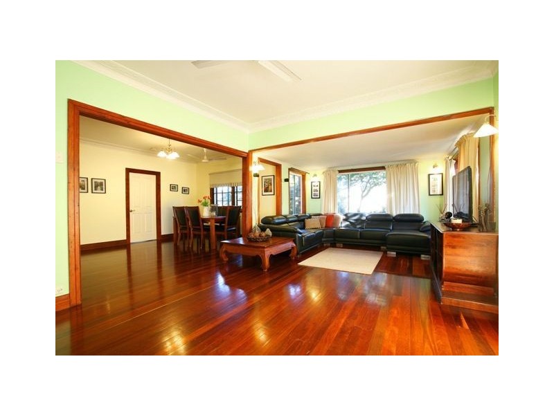 25 Oateson Skyline Drive, Seven Hills QLD 4170