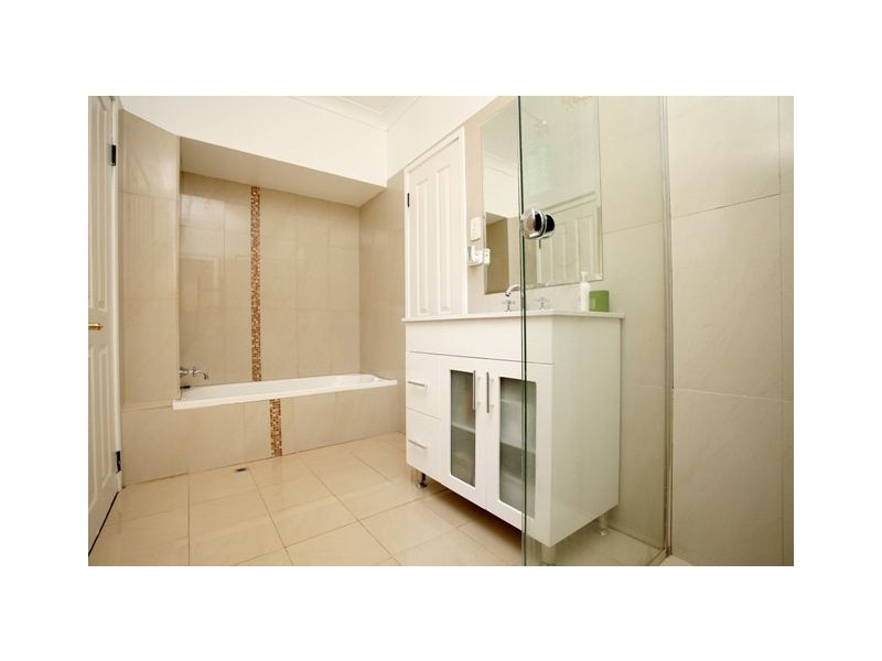 25 Oateson Skyline Drive, Seven Hills QLD 4170