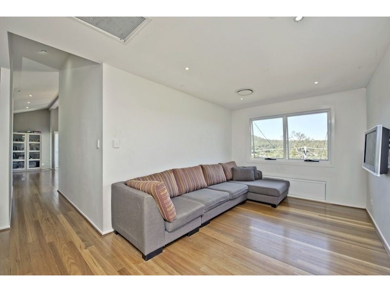 18 Cluden Street, Holland Park West QLD 4121