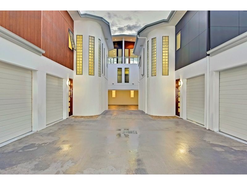 3/232 Riding Road, Balmoral QLD 4171