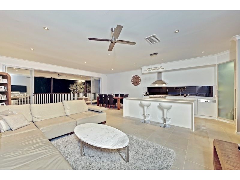 38 Boronia Avenue, Holland Park West QLD 4121