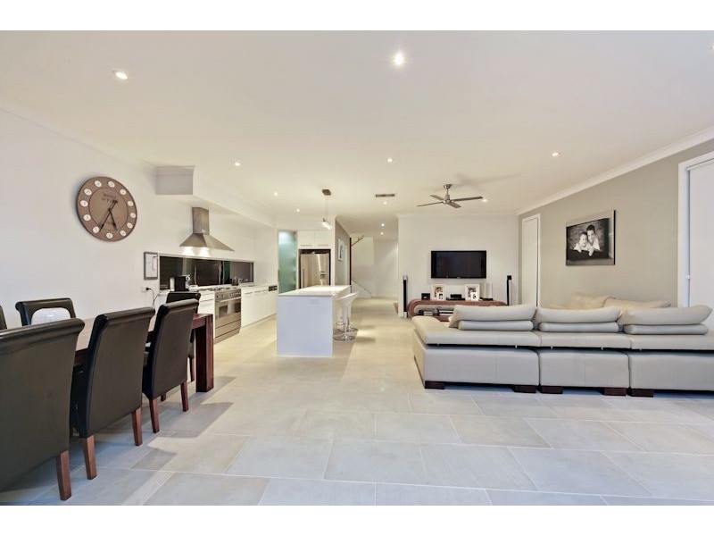 38 Boronia Avenue, Holland Park West QLD 4121