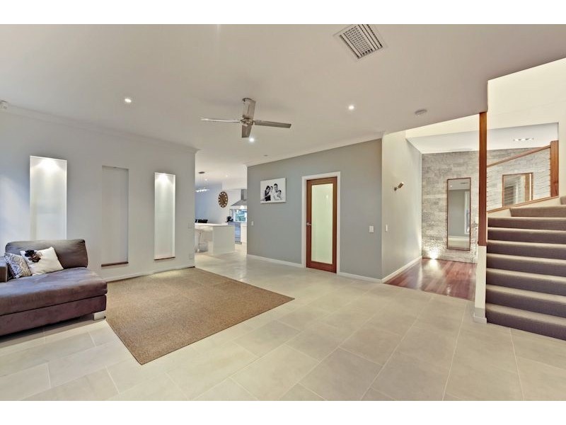 38 Boronia Avenue, Holland Park West QLD 4121