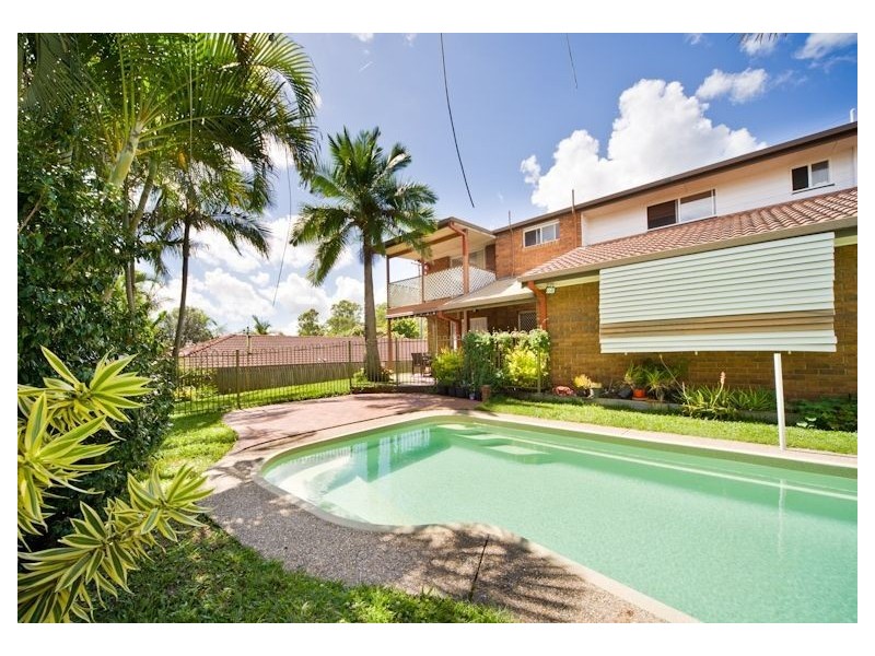 135 Scrub Road, Carindale QLD 4152