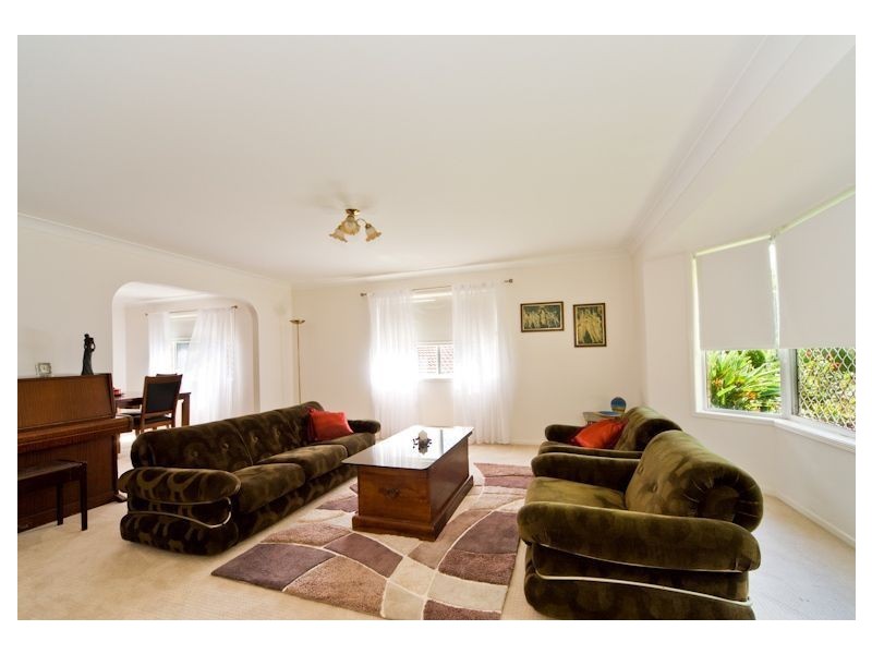 135 Scrub Road, Carindale QLD 4152