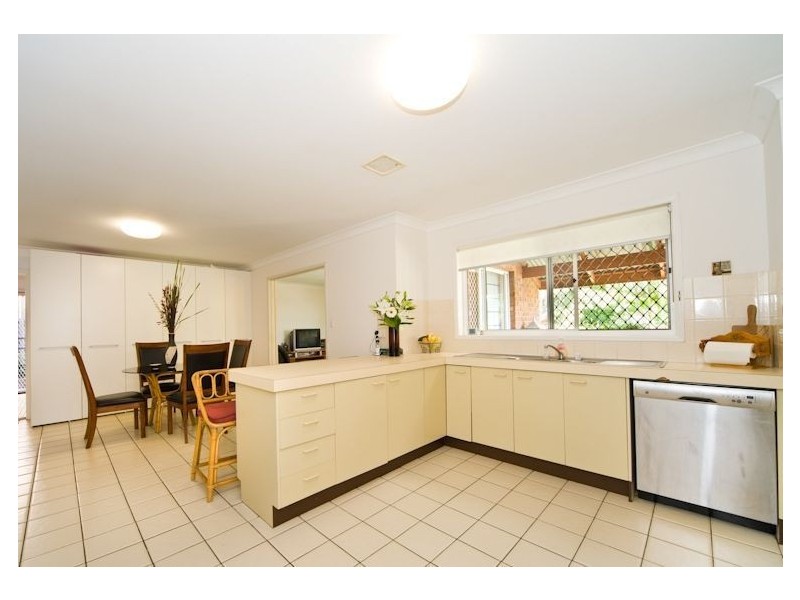 135 Scrub Road, Carindale QLD 4152