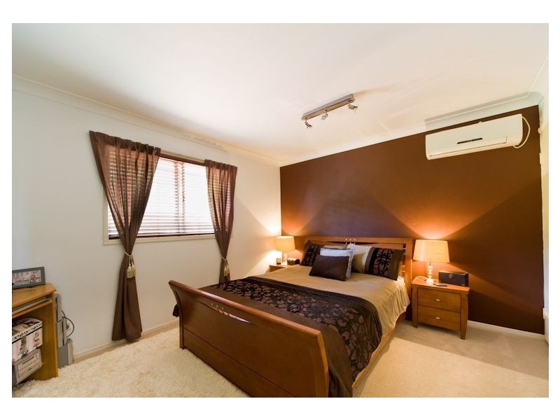 135 Scrub Road, Carindale QLD 4152