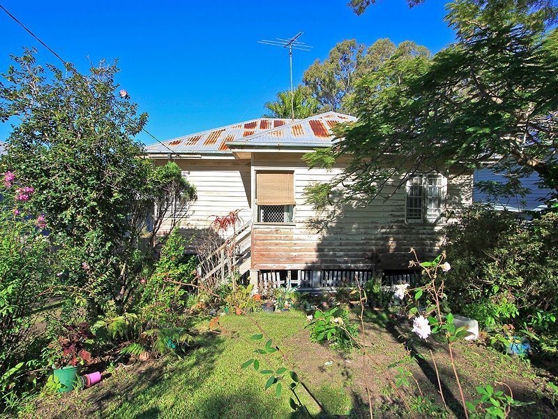 16 Canopus Street, Coorparoo QLD 4151