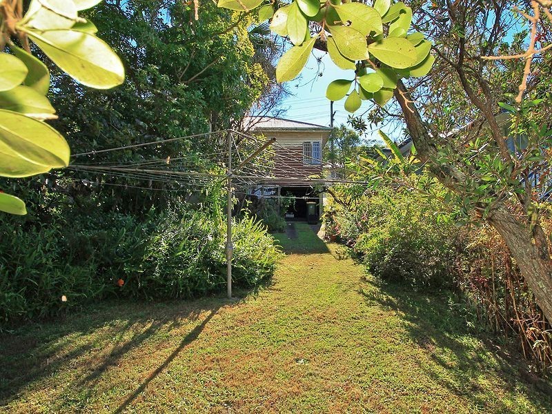 16 Canopus Street, Coorparoo QLD 4151