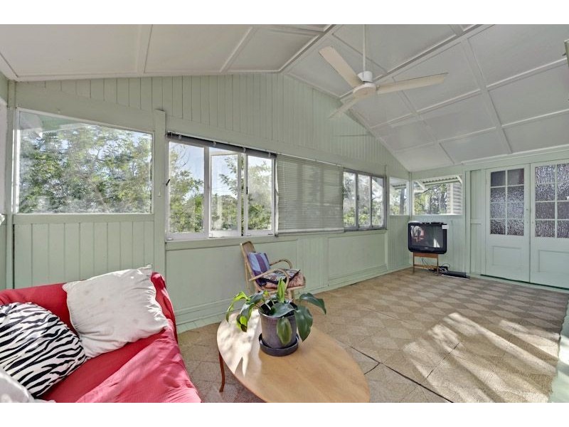 27 Pinecroft Street, Camp Hill QLD 4152