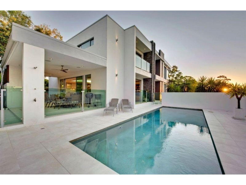 11 Crucis Street, Coorparoo QLD 4151