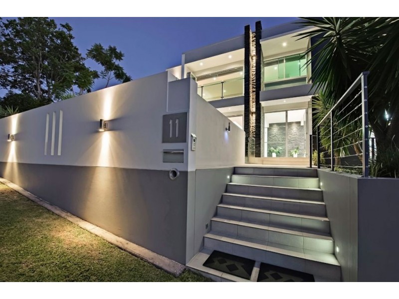 11 Crucis Street, Coorparoo QLD 4151