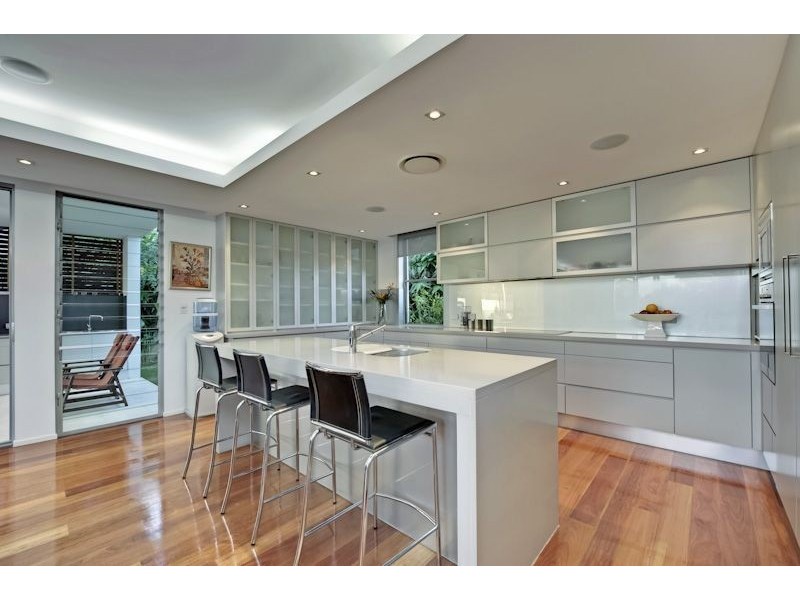 11 Crucis Street, Coorparoo QLD 4151