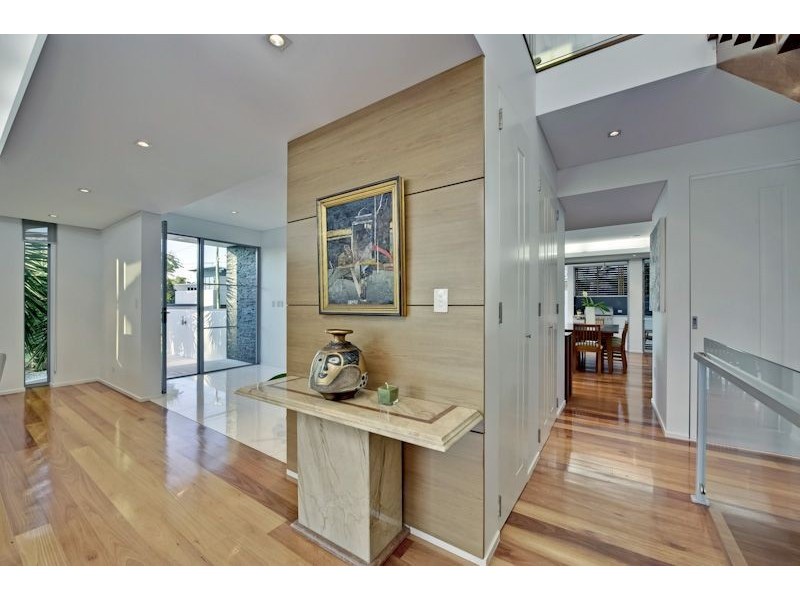 11 Crucis Street, Coorparoo QLD 4151