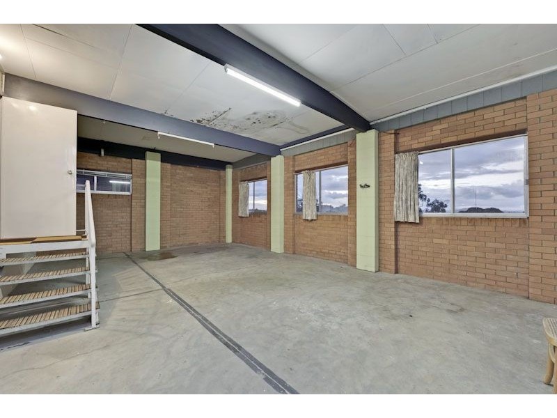 24 Kneale Street, Holland Park West QLD 4121