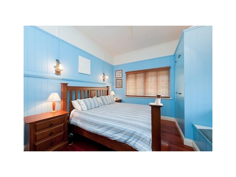 26 St Leonards Street, Coorparoo QLD 4151