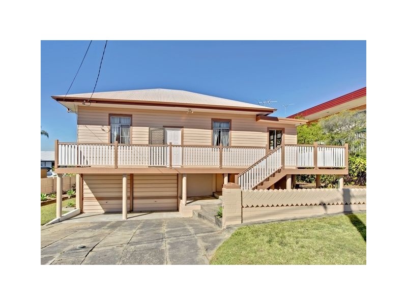 25 Woodhill Avenue, Coorparoo QLD 4151