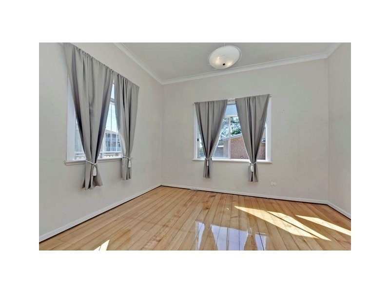 25 Woodhill Avenue, Coorparoo QLD 4151