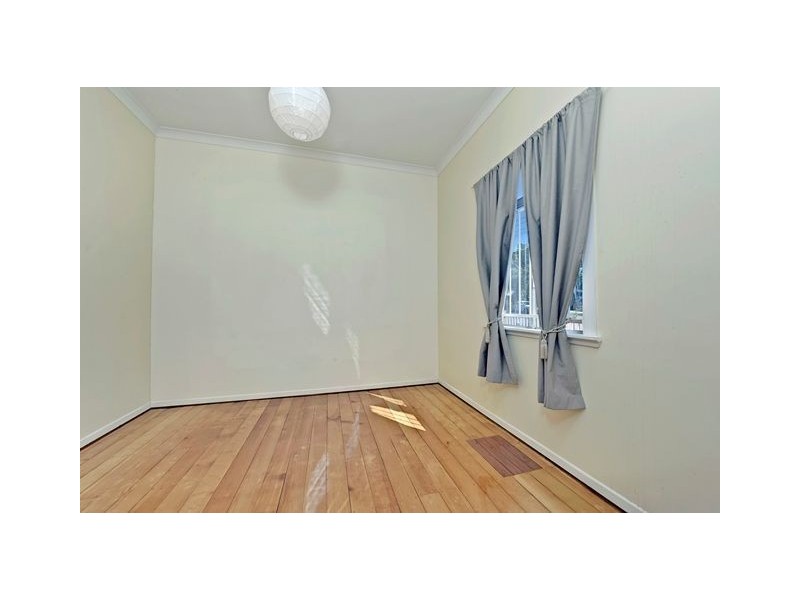 25 Woodhill Avenue, Coorparoo QLD 4151