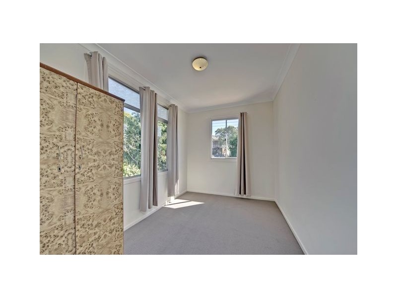 25 Woodhill Avenue, Coorparoo QLD 4151