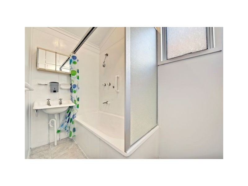 25 Woodhill Avenue, Coorparoo QLD 4151