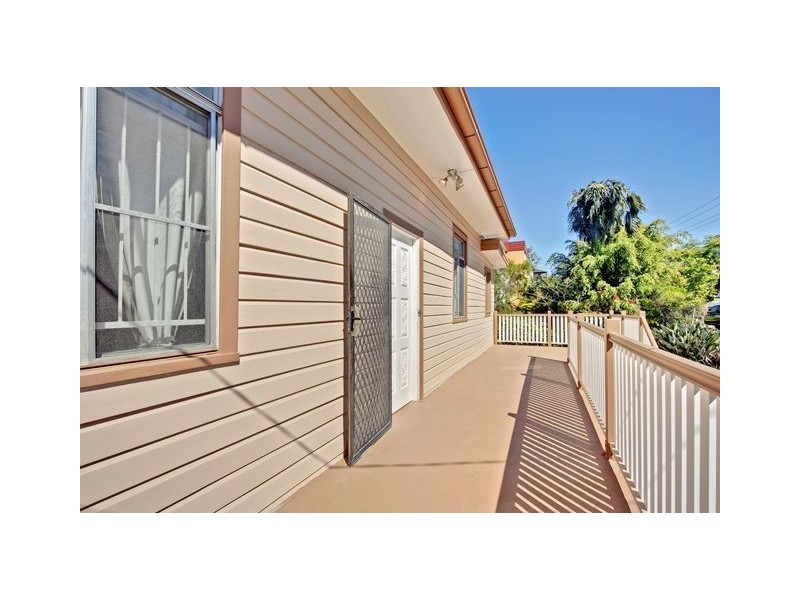 25 Woodhill Avenue, Coorparoo QLD 4151