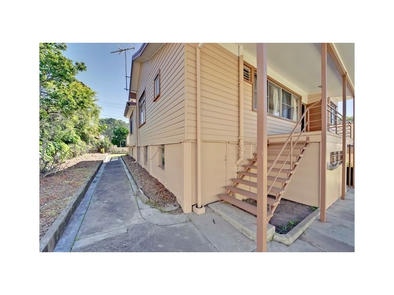 25 Woodhill Avenue, Coorparoo QLD 4151