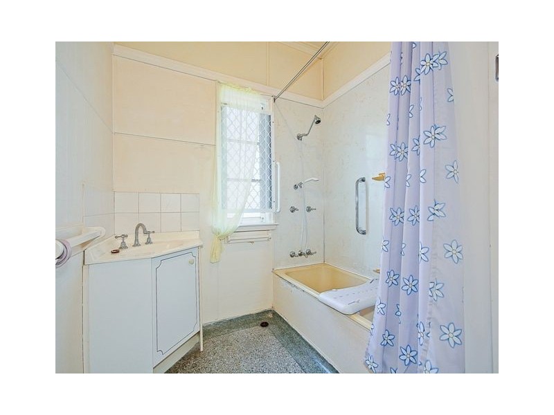 18 Jackson Street, Coorparoo QLD 4151