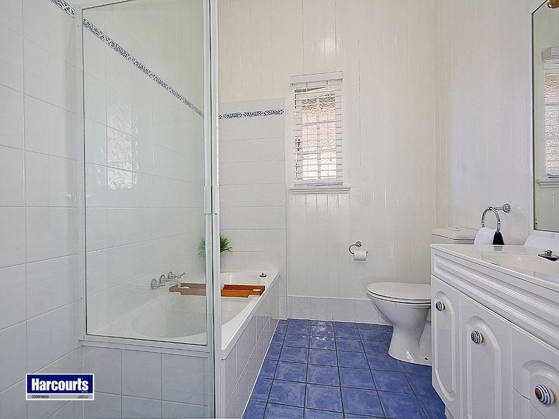 9 Durham Street, Coorparoo QLD 4151