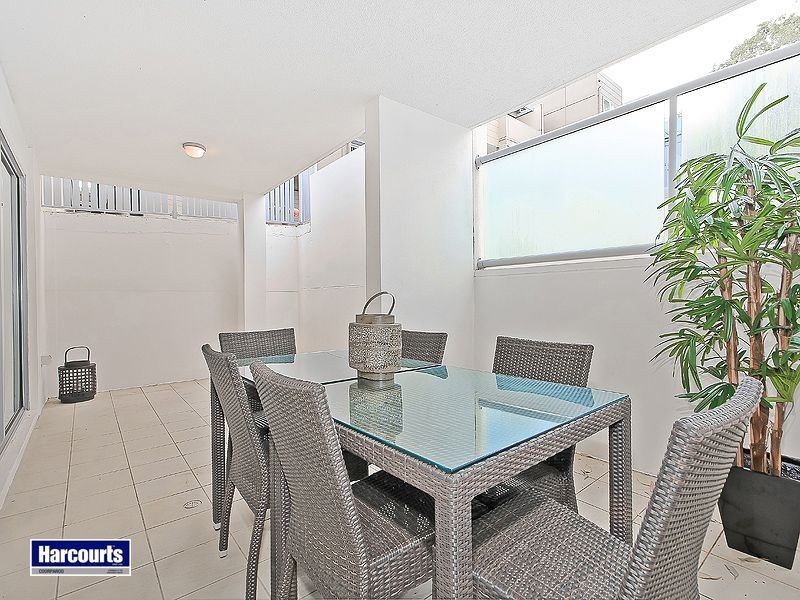 19/108 Nicholson Street, Greenslopes QLD 4120