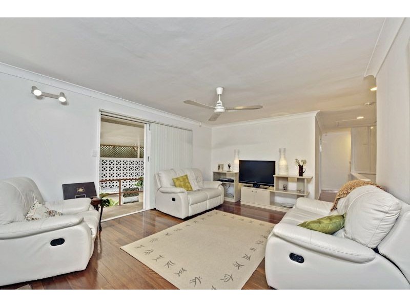 8 Cannes Street, Holland Park West QLD 4121